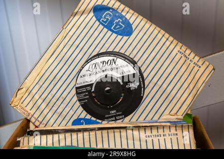 Duane Eddy 45 RPM vinyl single record 'YEP!' London label on display in auction room, UK Stock Photo