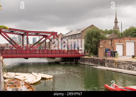 Shadwell Bascule Bridge, Garnet Street, London, E1, England, U.K. Stock Photo