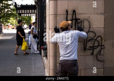 Seattle, USA. 29 Jun, 2023. Downtown Seattle Graffiti clean up. Stock Photo