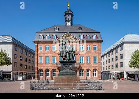 Neustadt Town Hall, Baroque, Monument to the Brothers Jakob and Wilhelm Grimm, Brothers Grimm Monument, double bronze statue by Syrius Eberle, Fairy Stock Photo