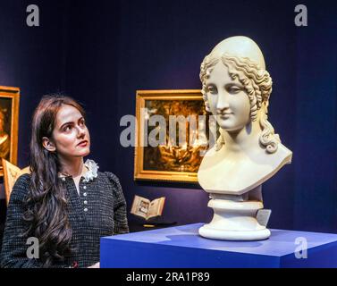 Sculpture Of Helen Of Troy By Antonio Canova 1812 Stock Photo Alamy