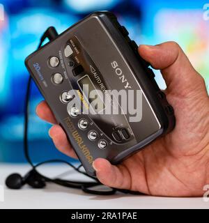 Walkman Sony WM-FX403 – Radio-cassette Vintage – LCD – Fonctionnel – Japon