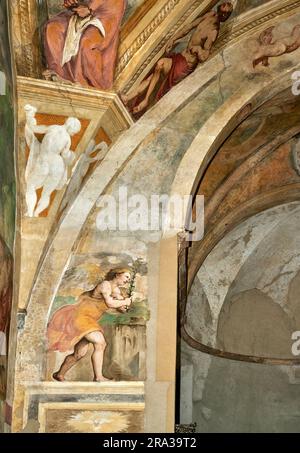 Angelo annunziante  - affresco - Gerolamo Romanino - 1534 - Pisogne (Bs), Pieve di santa Maria della Neve Stock Photo