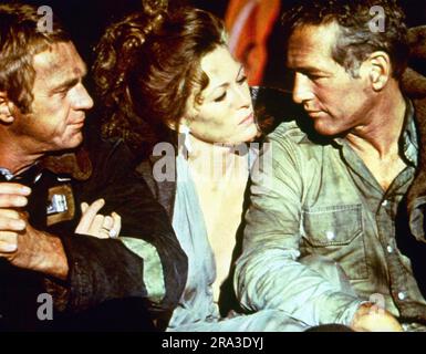 the towering inferno 1974 Warner Bros. film with from left: Steve McQueen, Faye Dunaway, Paul Newman Stock Photo