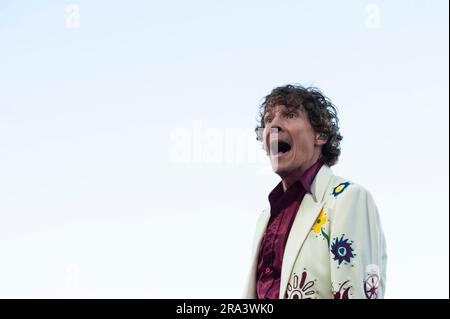 Lysekil, Sweden. 30th Jun 2023. Håkan Hellström during a concert at Pinneviken, Lysekil on June 30, 2023.  Credit: Oskar Olteus / Alamy Live News Stock Photo