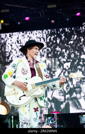 Lysekil, Sweden. 30th Jun 2023. Håkan Hellström during a concert at Pinneviken, Lysekil on June 30, 2023.  Credit: Oskar Olteus / Alamy Live News Stock Photo