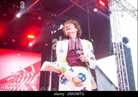 Lysekil, Sweden. 30th Jun 2023. Håkan Hellström during a concert at Pinneviken, Lysekil on June 30, 2023.  Credit: Oskar Olteus / Alamy Live News Stock Photo