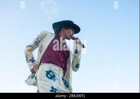 Lysekil, Sweden. 30th Jun 2023. Håkan Hellström during a concert at Pinneviken, Lysekil on June 30, 2023.  Credit: Oskar Olteus / Alamy Live News Stock Photo