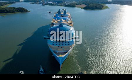 Worlds largest cruise ship ICON OF THE SEAS departing for sea trials ...
