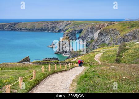 Footpath along the rugged coastline to the Bedruthan Steps cliff formation, North Cornwall, England, United Kingdom Stock Photo