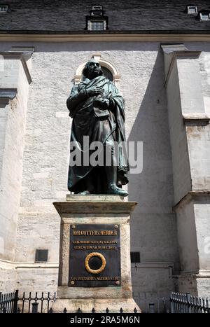 Monument to Johann Gottfried Herder, in front of St Peter and Paul's Church, Herderkirche, Herderplatz, Weimar Weimar, Thuringia, Germany Stock Photo