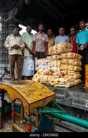 1000 metre khada cloth lamp wick used for illuminating big oil lamp in hill top about (2) (668) feet high during Karthigai Karthiga Deepam Festival Stock Photo