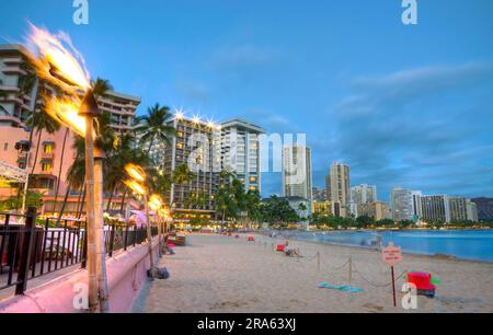 Waikiki Beach in the evening, Honolulu, Oahu, Hawaii, O'ahu, USA Stock Photo