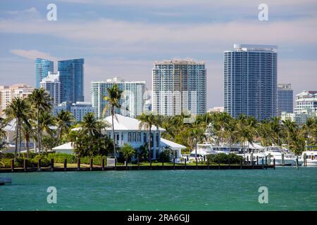 Fort Lauderdale, Florida, USA. View across the Stranahan River to Downtown skyscrapers and waterfront mansions in the Rio Vista Isles district. Stock Photo