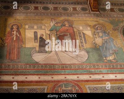 Fake mosaic painted wall by Arturo Viligiardi, Chiusi Cathedral Stock Photo