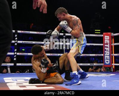 Sam Maxwell (left) is knocked out by Dalton Smith during their British and Commonwealth Super-Lightweight Titles bout at the Utilita Arena Sheffield. Picture date: Saturday July 1, 2023. Stock Photo