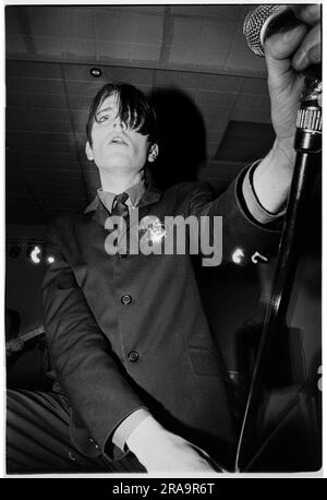 MENSWEAR, FIRST UK TOUR, 1995: Johnny Dean of the Britpop band Menswear playing live at Glamorgan University in Wales, UK on 4 May 1995. Photo: Rob Watkins.  INFO: Menswear is a British indie rock band that emerged during the 1990s Britpop era. Known for their stylish image and energetic sound, they gained attention with hits like 'Daydreamer' and 'Stardust,' blending jangly guitars with catchy, pop-infused melodies. Stock Photo