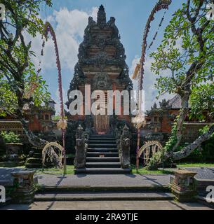 Pura Taman Saraswati, also known as the Ubud Water Palace, is a Balinese Hindu temple in Ubud, Bali, Indonesia. Dedicated to the goddess Sarasvati Stock Photo