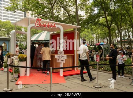 Chick-fil-a free sandwich give-away promotion in Bryant Park, 23 June 2023 New York City, USA Stock Photo
