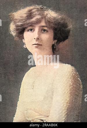 Lady Idina Sackville, at the time of her engagement to Mr David Euan  Wallace, her first husband, whom she divorced in 1919.  Five-times married Idina would gain notoriety as part of the Happy Valley Set when she moved to Kenya in 1924 with her third husband, Josslyn Hay, Earl of Errol.  With her serial marriages and reputation for debauched decadence, she inspired the character of 'The Bolter' in Nancy Mitford's novels, The Pursuit of Love and Love in a Cold Climate, Evelyn Waugh's Vile Bodies and the character Iris Storm in The Green Hat by Michael Arlen.     Date: 1913 Stock Photo