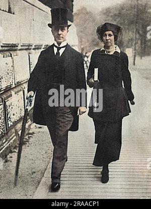 REGINALD McKENNA (1863 - 1943) British banker and Liberal politician, serving as Home Secretary and Chancellor of the Exchequer during the Asquith premiership, pictured with his wife, the former Miss Pamela Margaret Jekyll, on his way to make his war-budget speech in September 1915 where he had to make provision for a massive £1,590,000 budget.     Date: 1915 Stock Photo