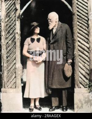 Gladys Osborne Leonard, trance medium, and Sir Oliver Lodge, scientist and psychical researcher.     Date: 20th century Stock Photo