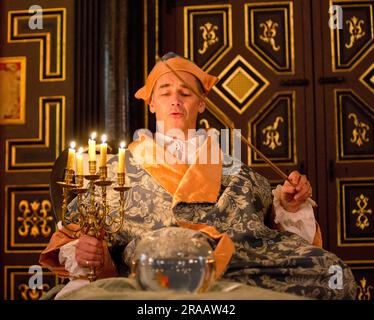 Mark Rylance (King Philippe V of Spain) in FARINELLI AND THE KING by Claire van Kampen at the Sam Wanamaker Playhouse, Shakespeare's Globe, London SE1  20/02/2015                   design: Jonathan Fensom   director: John Dove Stock Photo