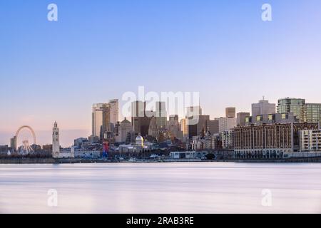 Beautiful pastel sunset over downtown montreal skyline Stock Photo