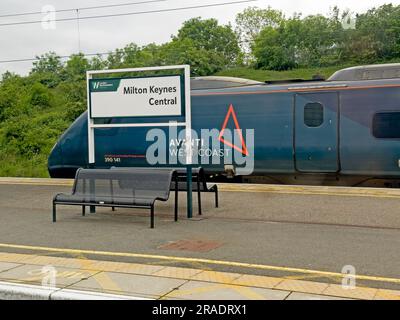 Avanti West Coast, FirstGroup and Trenitalia West Coast Partnership train at Milton Keynes Central, managed by London NorthWestern Railway TOC Stock Photo