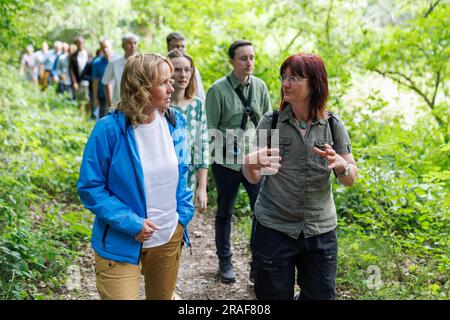 Marktoberdorf, Germany. 23rd May, 2022. Steffi Lemke (Bündnis 90/Die  Grünen), Federal Minister for the Environment, Nature Conservation, Nuclear  Safety and Consumer Protection, welcomes Allgäuer alphorn blowers at the  beginning of the k