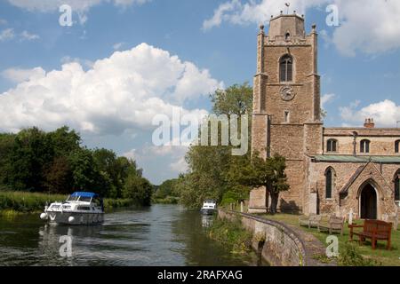 St James Church on the River Ouse, Hemingford Grey, Huntington, Cambridgeshire Stock Photo