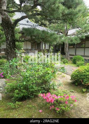 Cultural treasures of Japan and the temples of Japanese Zen Buddhism; view of the gardens and buildings of the Tokoji Temple complex near Hagi. Stock Photo