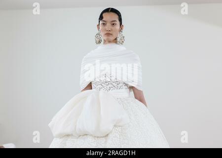 Paris, Frankreich. 03rd July, 2023. GIAMBATTISTA VALLI Haute Couture Fall-Winter 2023-24 Runway during Haute Couture Week on July 2023 - Paris; France 03/07/2023 Credit: dpa/Alamy Live News Stock Photo