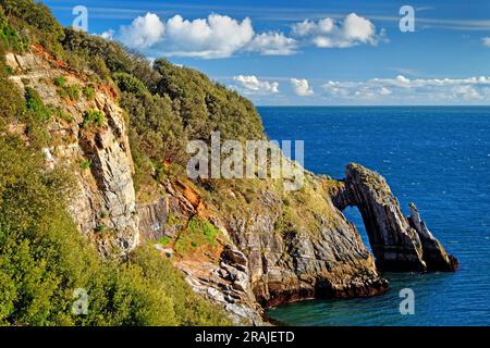 UK, Devon, Torbay, Torquay, London Bridge ( Natural Arch ) Stock Photo