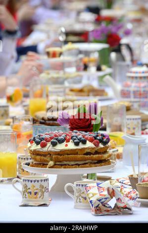 Coronation Big Lunch hosted by Rishi Sunak and his wife Akshata Murty in Downing Street, London, UK. 7th May 2023 Stock Photo