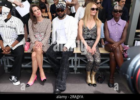 Kendrick Lamar and Lupita Nyong'o at the Chanel Couture FW 2023/2024 show  during Paris Fashion Week. 📷 Pascal Le Segretain/Getty