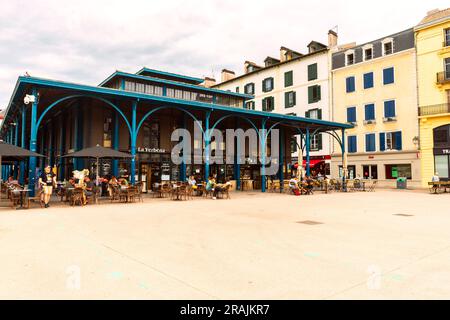 Market Hall in Quai Amiral Jaureguiberry. Bayonne old town, Basque country, Pyrénées-Atlantiques. France. Stock Photo