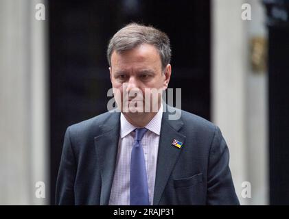 Downing Street, London, UK. 4th July, 2023. Greg Hands MP, Conservative Party Chairman in Downing Street for weekly cabinet meeting. Credit: Malcolm Park/Alamy Live News Stock Photo