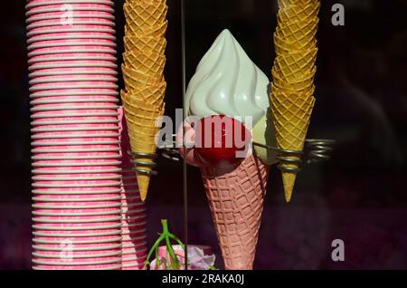 Ice cream shop window hi-res stock photography and images - Alamy