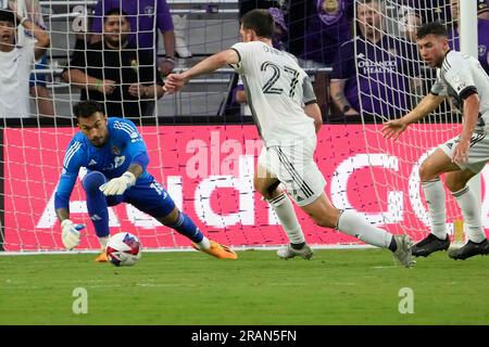 Toronto FC sign goalkeeper Greg Ranjitsingh