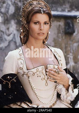 THE PRINCE AND THE PAUPER (aka CROSSED SWORDS) 1977  Warner Bros. film with Raquel Welch as Lady Edith Stock Photo