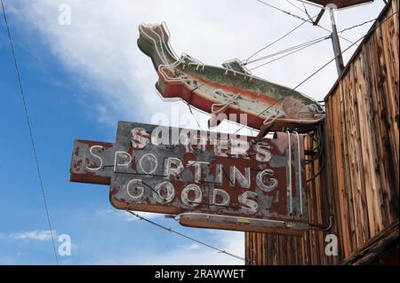 Sporting Goods Store in Lone Pine, California with Distinctive Neon Sign  Editorial Photography - Image of recreation, american: 200532987