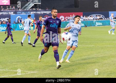 New York, United States. 05th July, 2023. Bill Tuiloma (6) of Charlotte FC controls ball during regular MLS game against NYCFC at CitiField in New York. Match ended in draw 1 - 1. (Photo by Lev Radin/Pacific Press) Credit: Pacific Press Media Production Corp./Alamy Live News Stock Photo