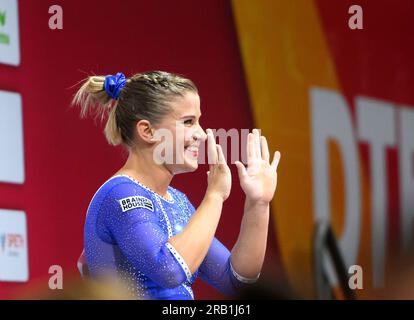 Winner Elisabeth SEITZ (MTV Stuttgart/ 1st place) waves, waving. Gymnastics all-around women on July 6th, 2023 in Duesseldorf/ Germany. The finals 2023 Rhine-Ruhr from 06.07 - 09.07.2023 Stock Photo