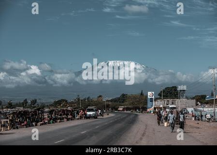 Emali Kimana Oloitokitok Road Highway Amboseli National Park Mount ...