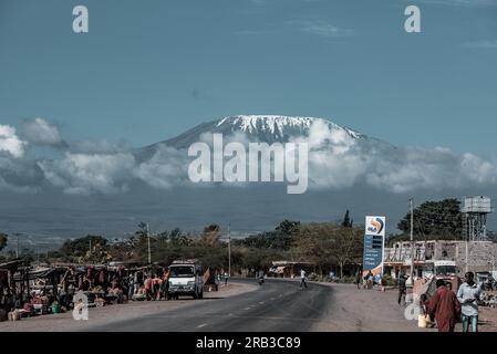 Emali Kimana Oloitokitok Road Highway Amboseli National Park Mount ...