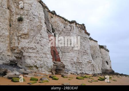 Chalk cliffs between Stone Bay and Joss Bay near Broadstairs, Kent, UK. Stock Photo