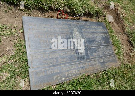 Culver City, California, USA 6th July 2023 Actress Sharon Tate Grave, Paul Polanski Grave, Doris Tate Grave and Patricia Tate Grave in The Grotto Section at Holy Cross Cemetery on July 6, 2023 in Culver City, California, USA. Photo by Barry King/Alamy Stock Photo Stock Photo