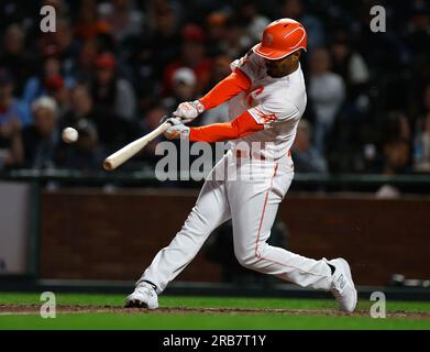 San Francisco, United States. 25th Apr, 2023. The San Francisco Giants' LaMonte Wade Jr. hits a single against the St. Louis Cardinals at Oracle Park on April 25, 2023, in San Francisco. (Photo by Nhat V. Meyer/Bay Area News Group/TNS/Sipa USA) Credit: Sipa USA/Alamy Live News Stock Photo