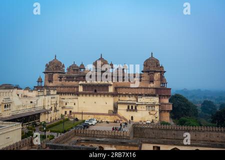 ORCHHA, MADHYA PRADESH, INDIA - DECEMBER 27, 2021: Jahangir Mahal in Orchha. Jahangir Mahal was built in 17th century. Stock Photo